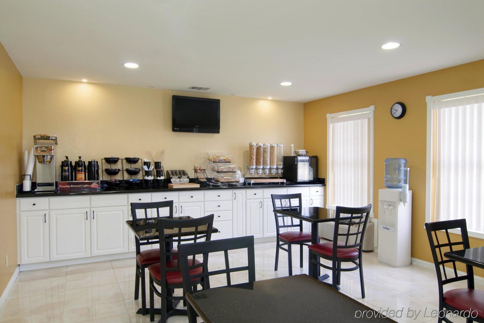 Americas Best Value Inn Гарлінґен Ресторан фото