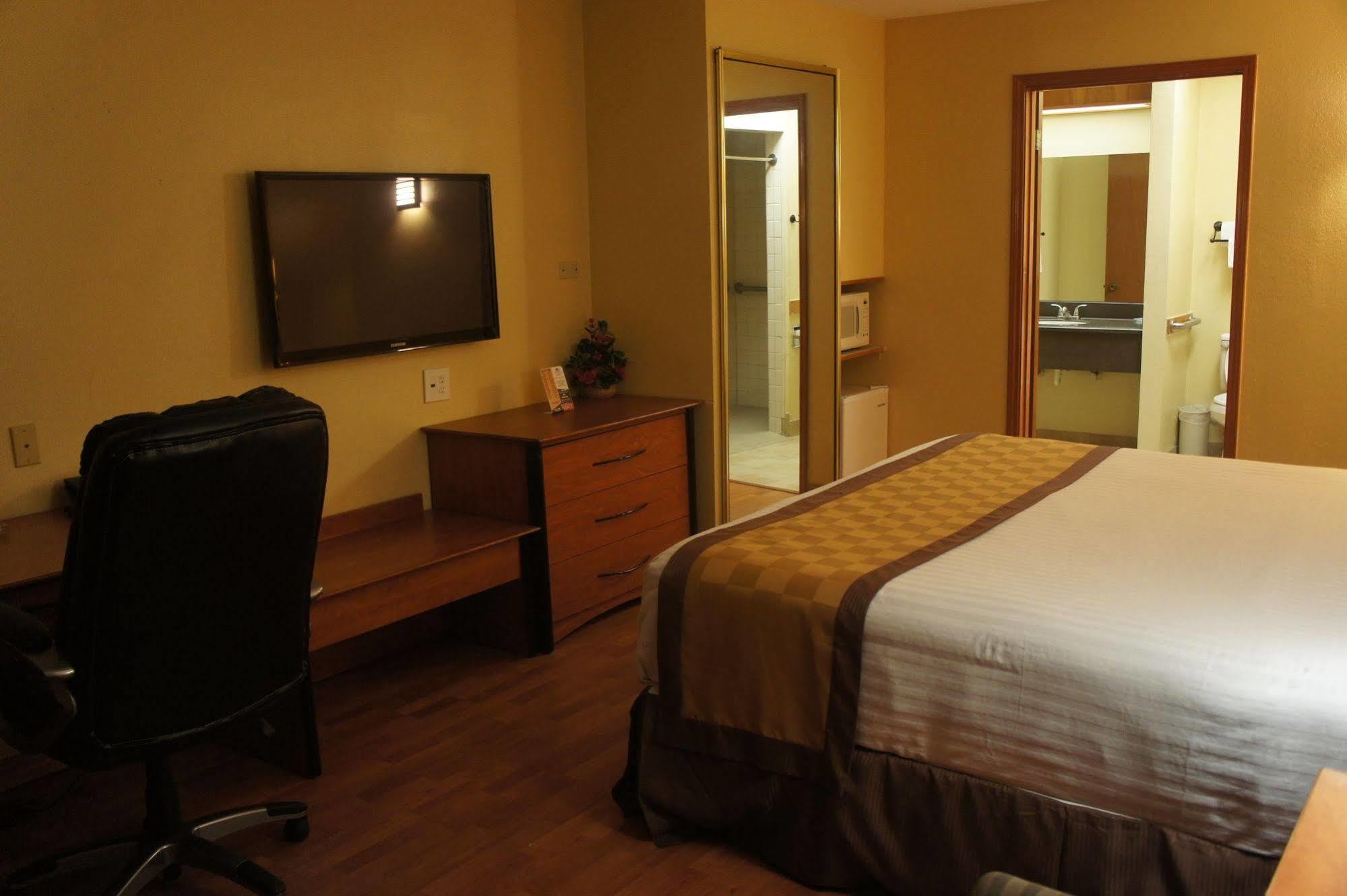 Americas Best Value Inn Гарлінґен Екстер'єр фото