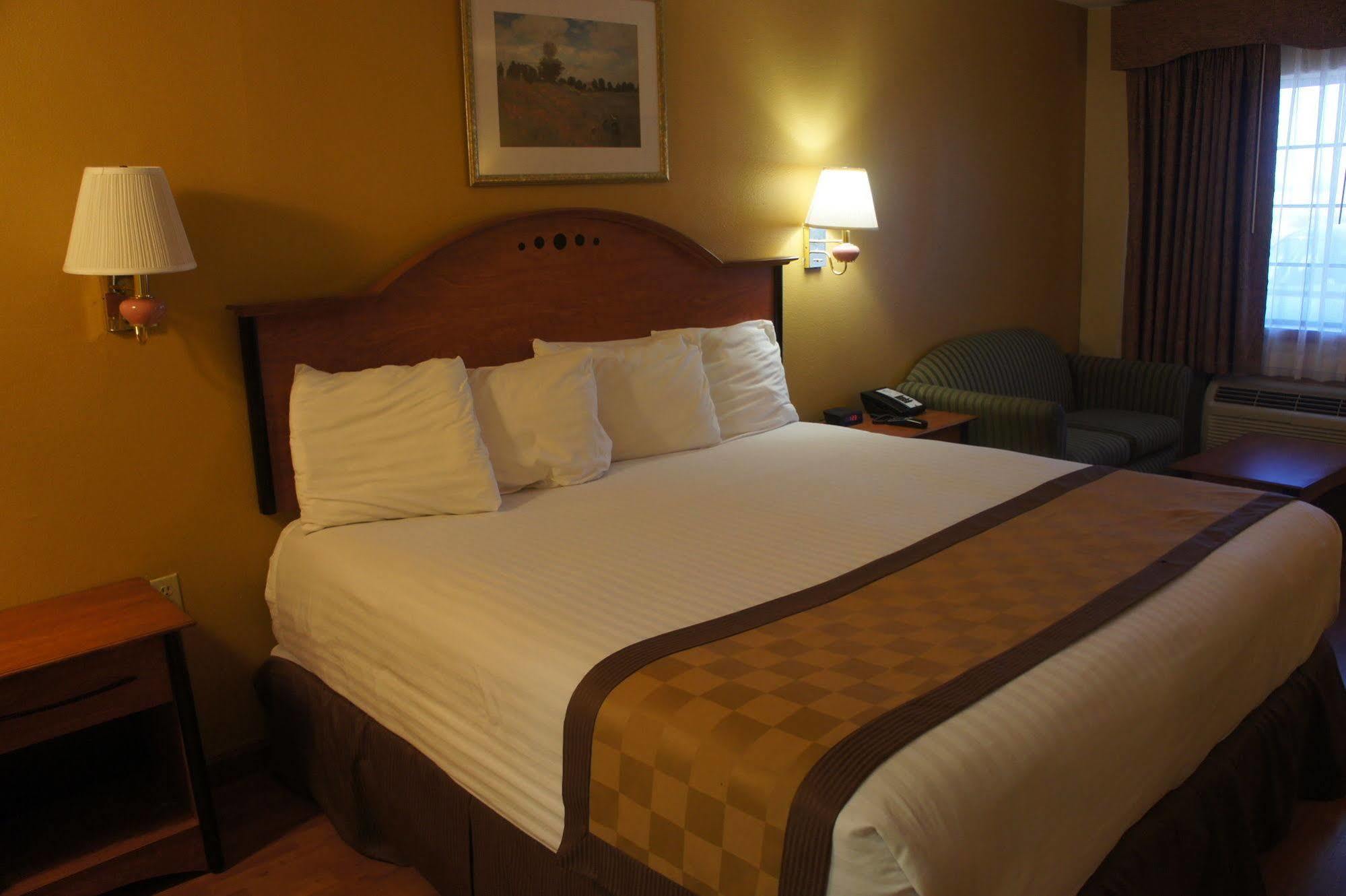 Americas Best Value Inn Гарлінґен Екстер'єр фото